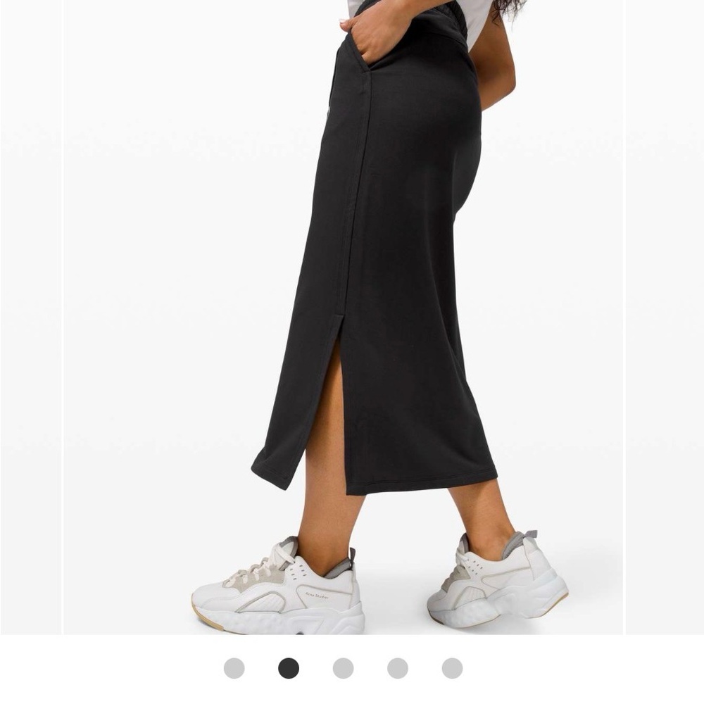 Lululemon Softstreme Bound to Bliss Skirt (Graphite Grey) size 10